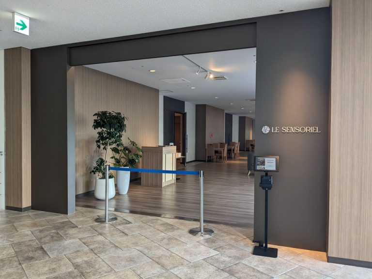 朝食夕食会場入口