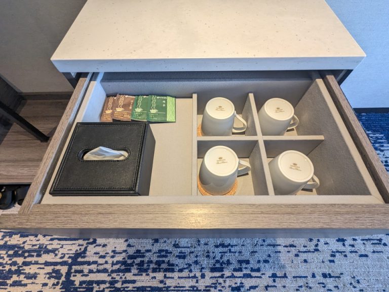 カップ、ドリンク類