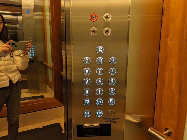 エレベーター階数ボタン