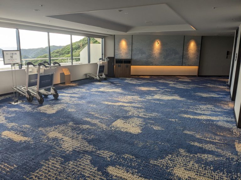 エレベーターホール客室階