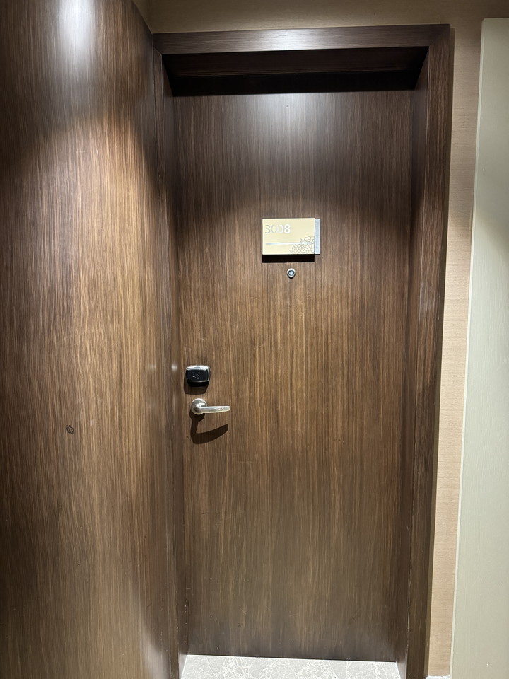 客室入口外観ドア