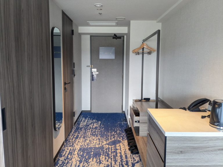 客室全体ドア方向