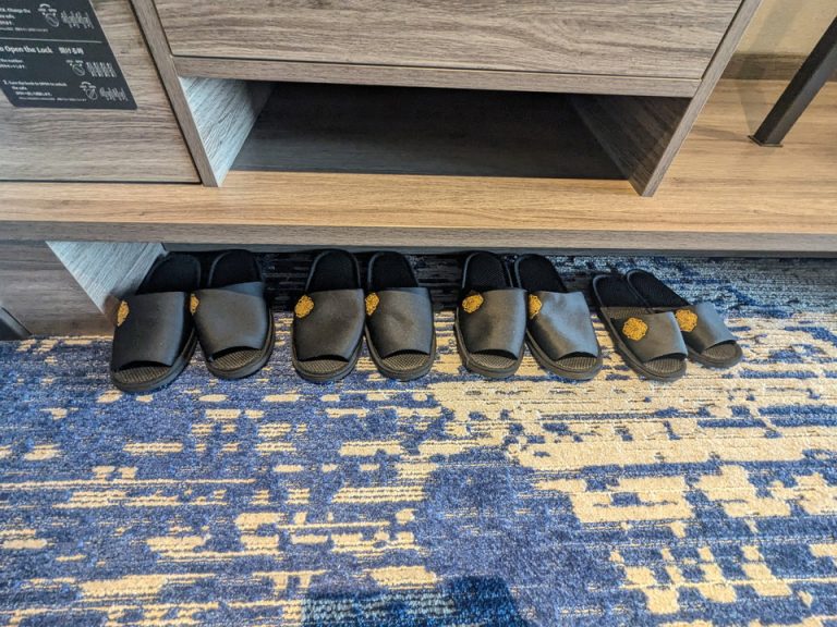 館内移動可能なスリッパ