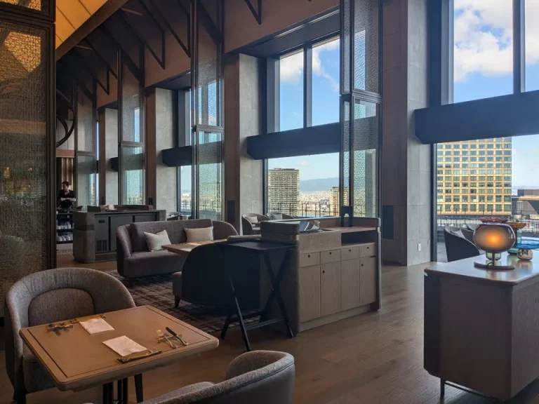 ロビーラウンジ