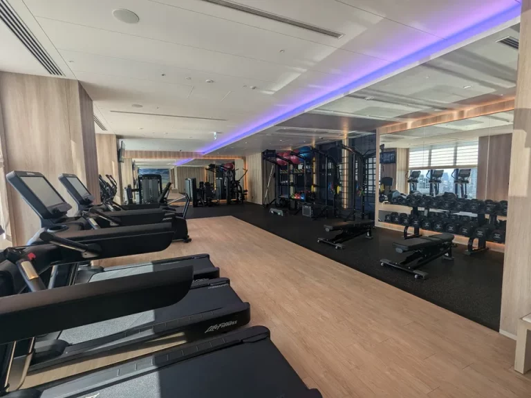 30階ジムは24時間利用できます