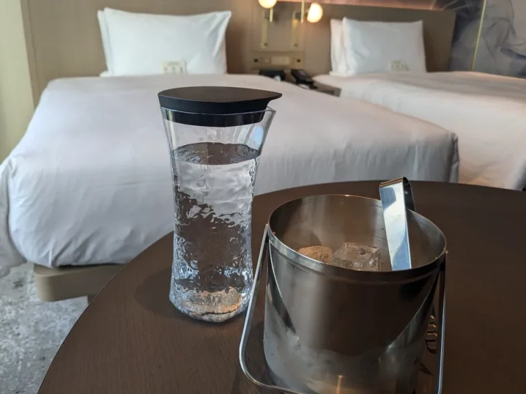 給水用ポットとアイスペール