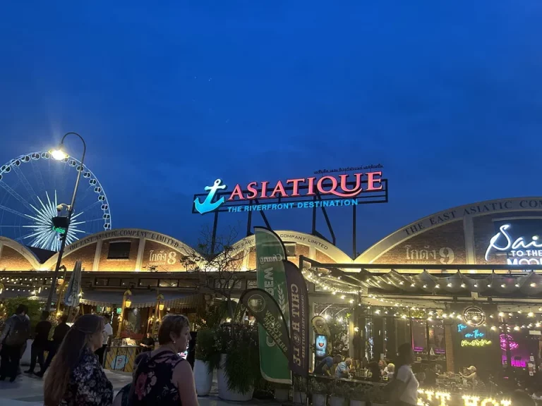 観光スポット3 アジアティーク ザ リバーフロントまで車で20分