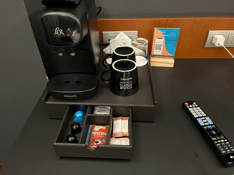 ミニバー・カフェコーナー (2)