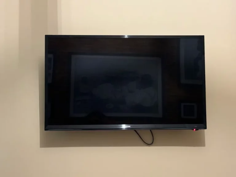 ベッド方向から TV