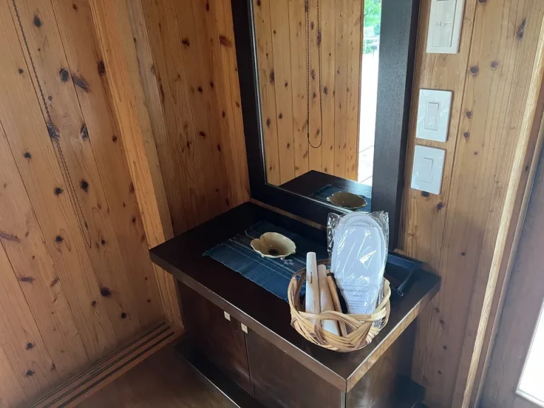 客室入口内観②