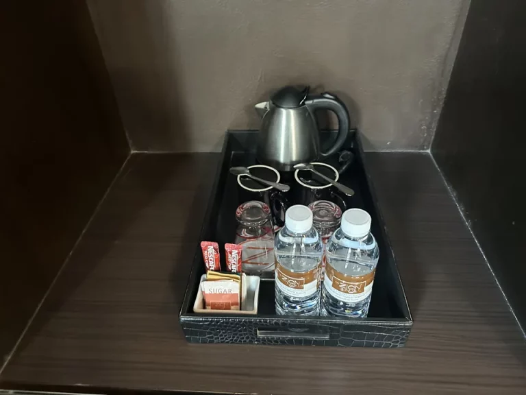 カフェコーナー、グラス・カップ