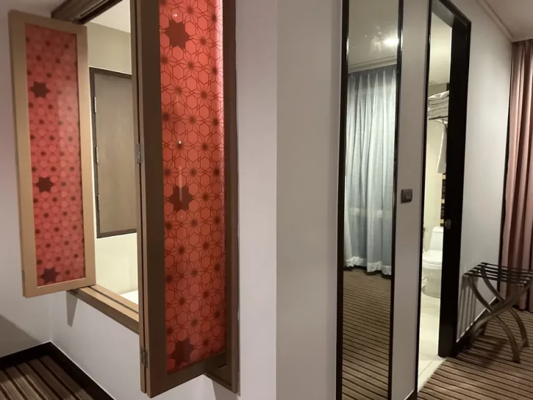 バスルーム外観②