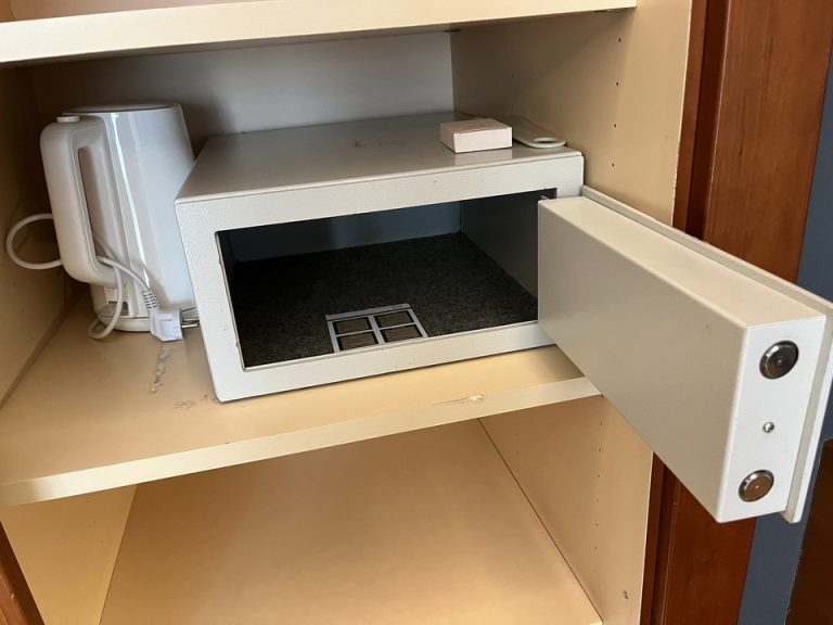 セーフティーボックス(開けた状態)