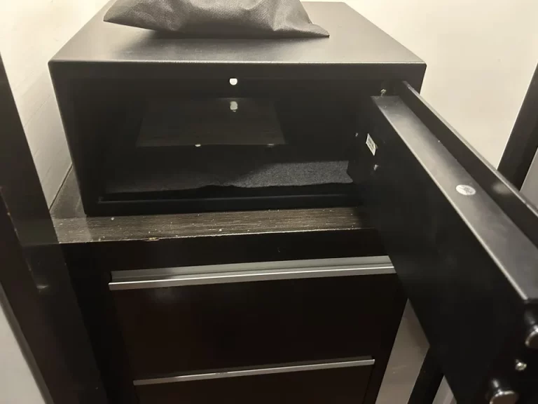 セーフティーボックス(開けた状態)