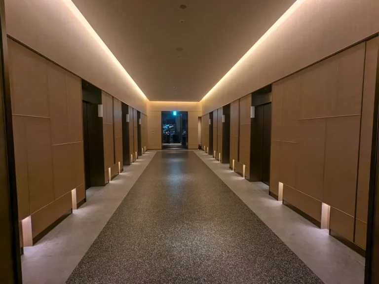 客室階専用エレベーターホール(ロビー階)