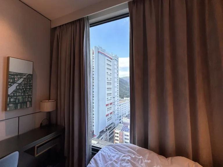 客室窓(昼)(1)