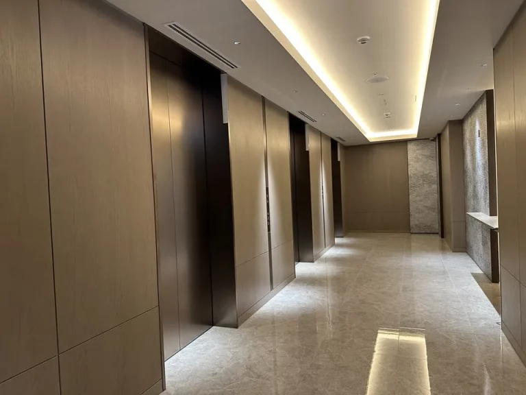 エレベーターホール客室階(1)