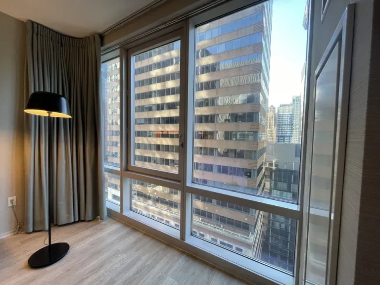 客室窓_ベッドルーム