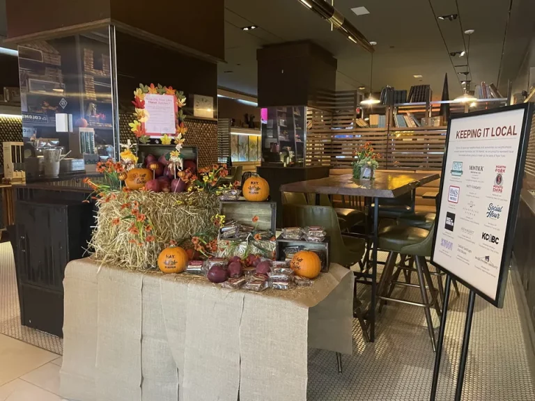 朝食会場入り口おしゃれカフェのような雰囲気