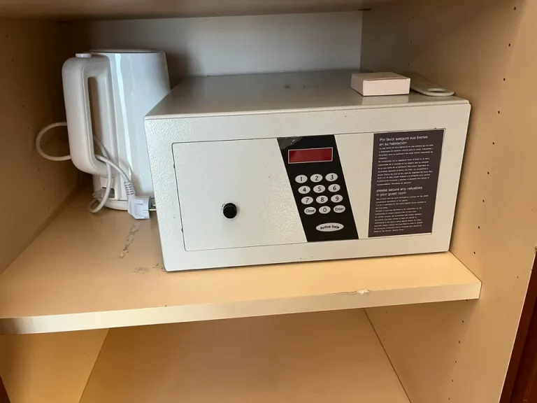 セーフティーボックス(閉じた状態)