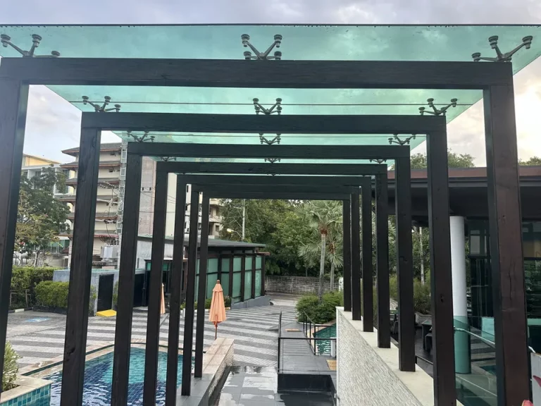 エントランス内観