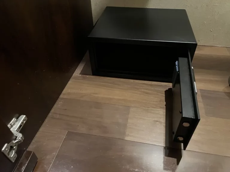 セーフティーボックス(開けた状態)