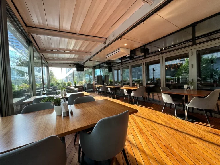 朝食・客席全体