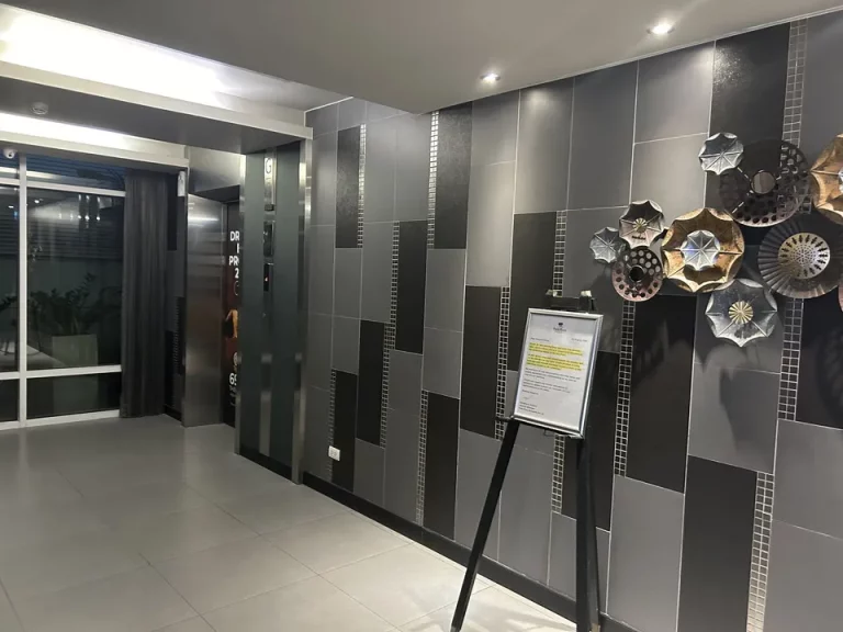 エレベーターホールフロント階