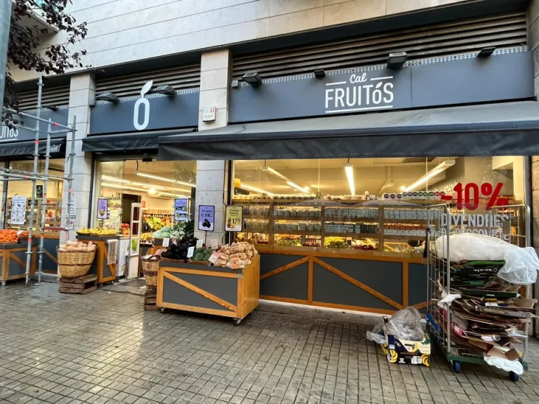 周辺のお店 (6)-3