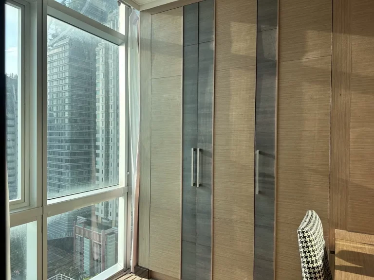 クローゼット外観(閉じた状態)