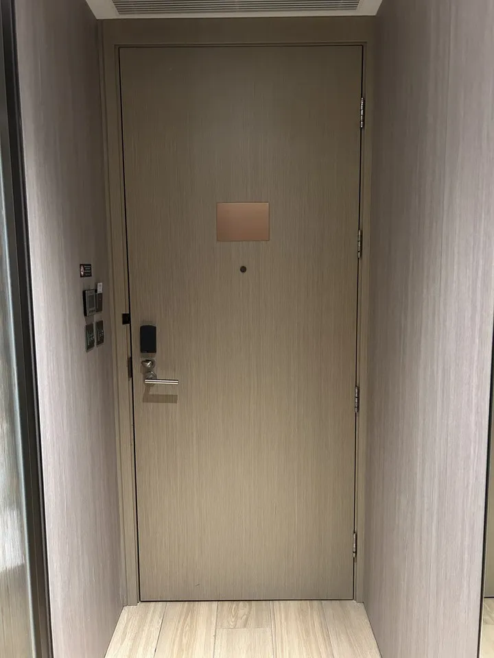 客室入口内観ドア
