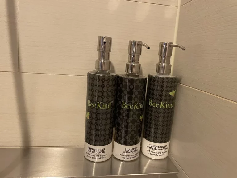 アメニティ_シャワージェル、シャンプー、コンディショナー