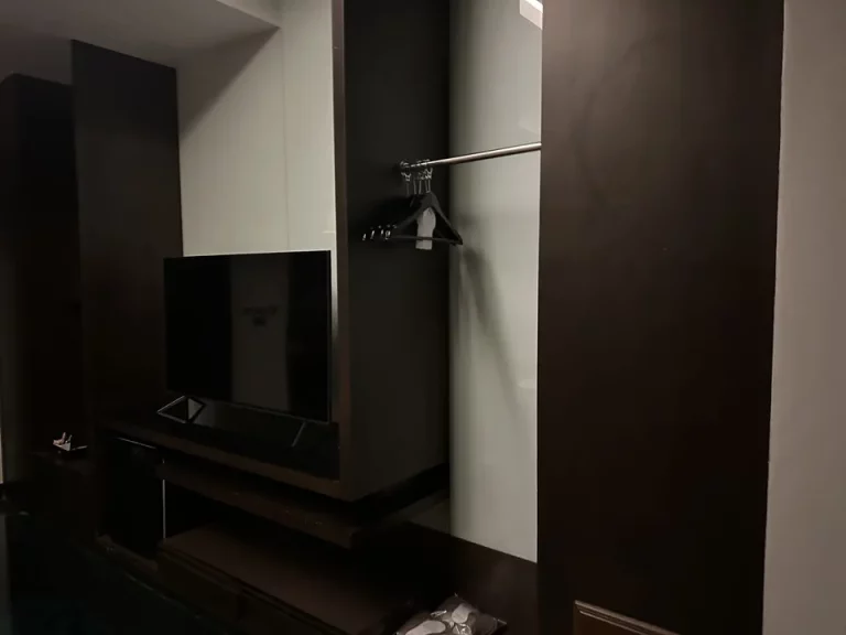 ベット方向からテレビ