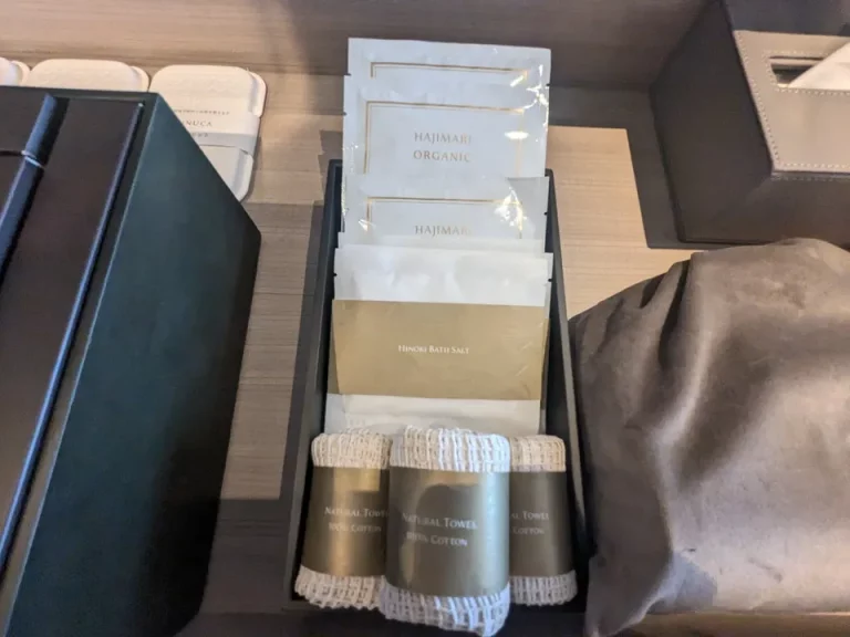 アメニティ、ボディウォッシュタオル、バスソルト、フェイスマスク