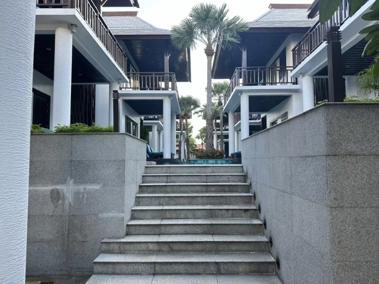 客室入口付近廊下