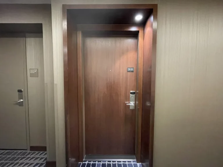 客室入口外観ドア(1)