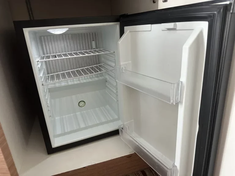 冷蔵庫(開けた状態)