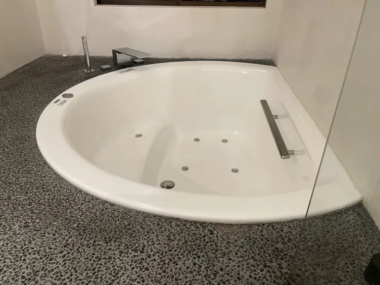 バスタブ