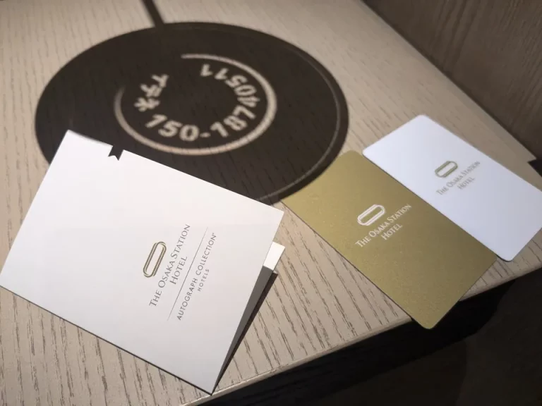 ルームキーのケースにも鋏こんが