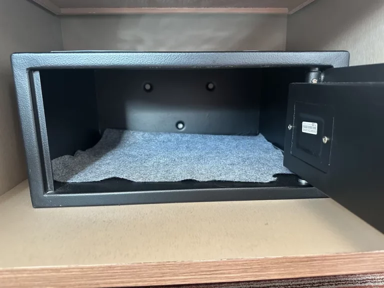 セーフティボックス(開けた状態)