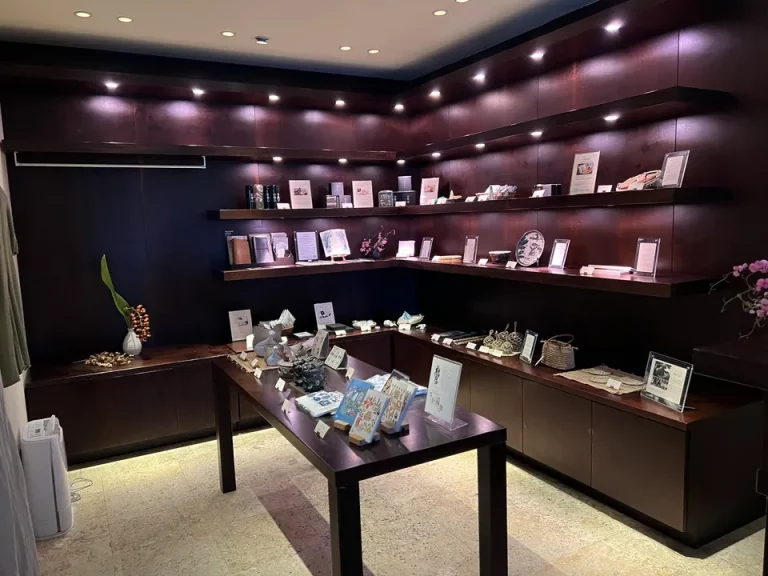 ショップ内観①