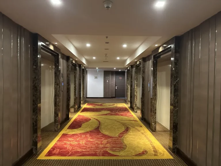 エレベーターホール(客室階)