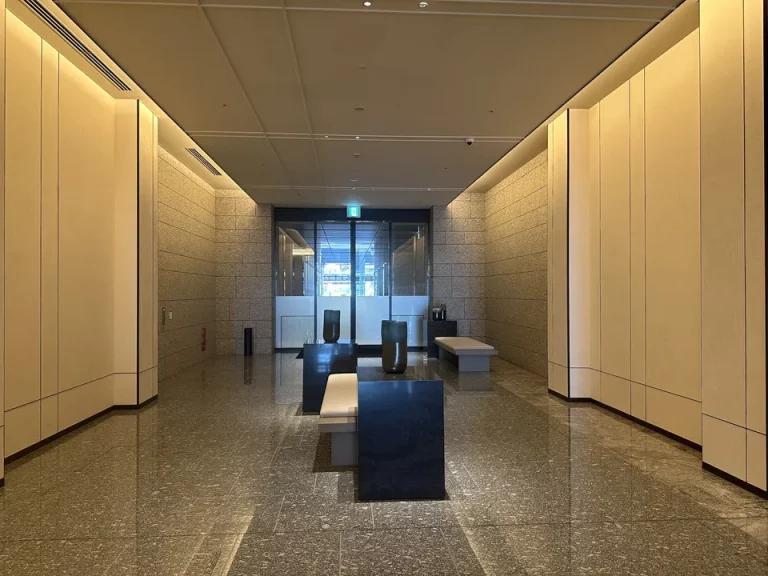 エントランス内観(1)