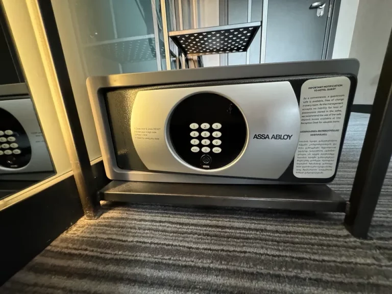 セーフティーボックス (閉じた状態 )