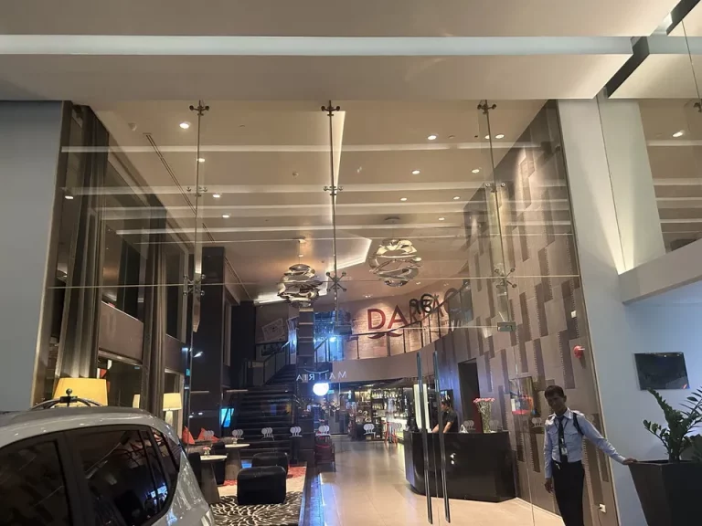 エントランス外観