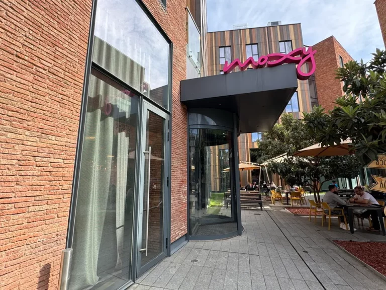 エントランス外観