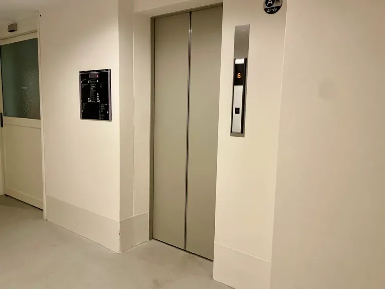 6階客室エレベーター