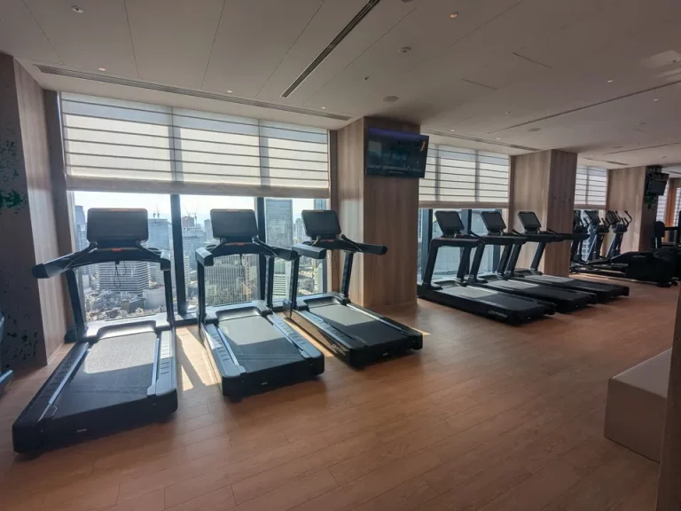 30階ジムは広くて眺めがいいです