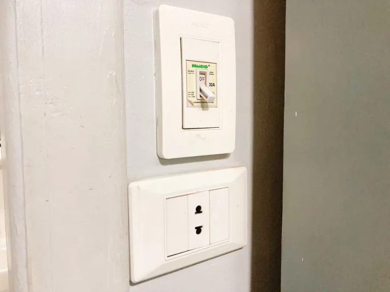 エアコンのスイッチ