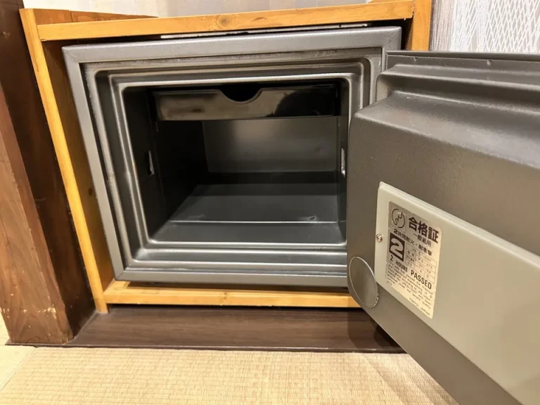 セーフティボックス(開けた状態)